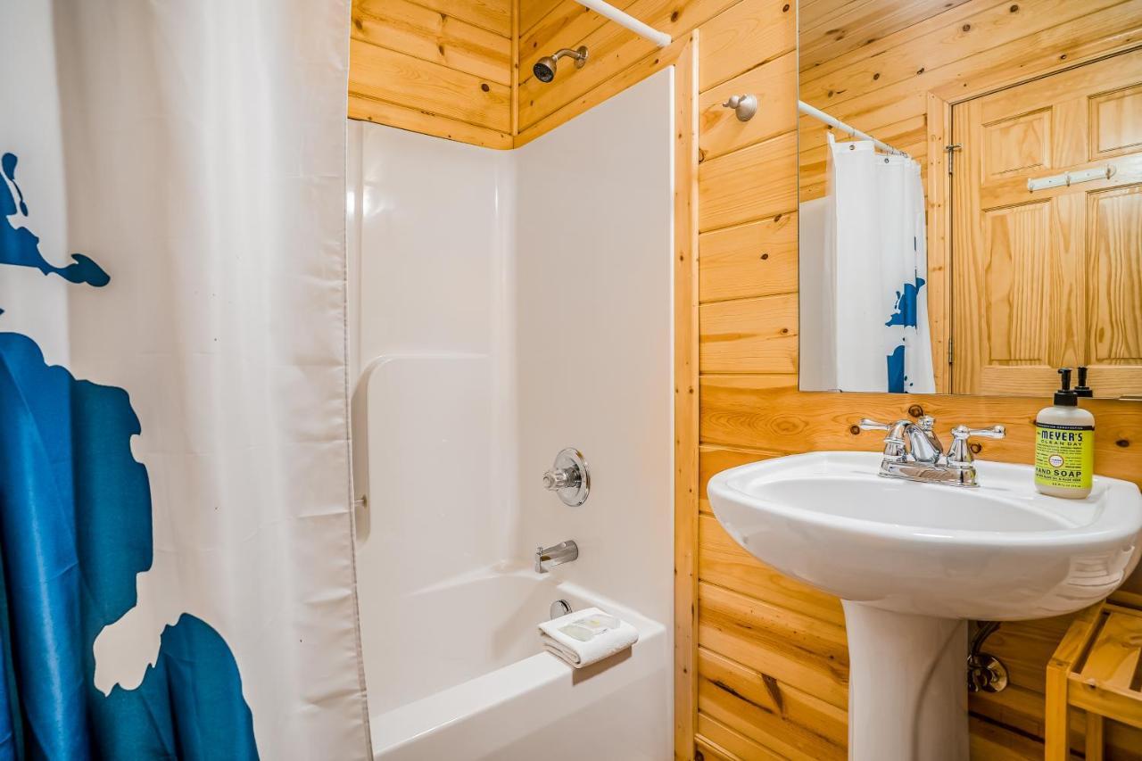 Kingfisher Cove Cabin 19 Saugatuck Extérieur photo